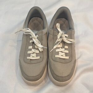 KIZIK Kid’s 7 Gray Canvas Sneaker Neutral Everyday Shoe